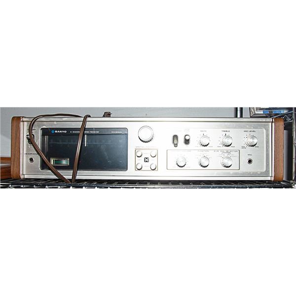 VINTAGE WOOD GRAIN SILVER FACE SANYO DCX3000K