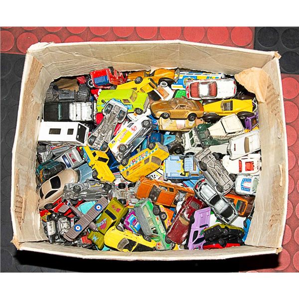 BOX OF OVER 100 VINTAGE HOTWHEELS ASSTD DINKY CARS