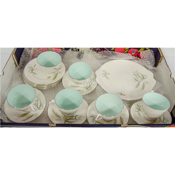 ROYAL ALBERT FESTIVAL TEA SET IN ELEGANT LIGHT BLU