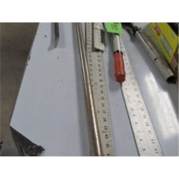 2 ALUMINUM SQUARES, PRYBAR, CROWBAR, RIVETER