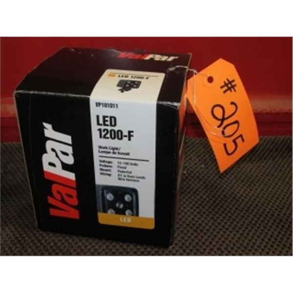 NEW:  100 WATT JOHN DEERE LED FLOOD LIGHT