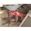 Image 1 : COUTTS GRAIN CRUSHER