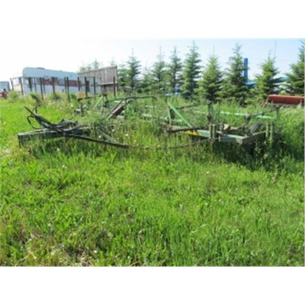 CCIL 203 - 21' DOUBLE WING CHISEL PLOW C/W 3 BAR TINE HARROWS