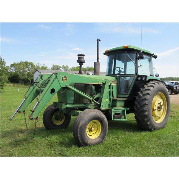 JOHN DEERE 4040 - 2WD TRACTOR