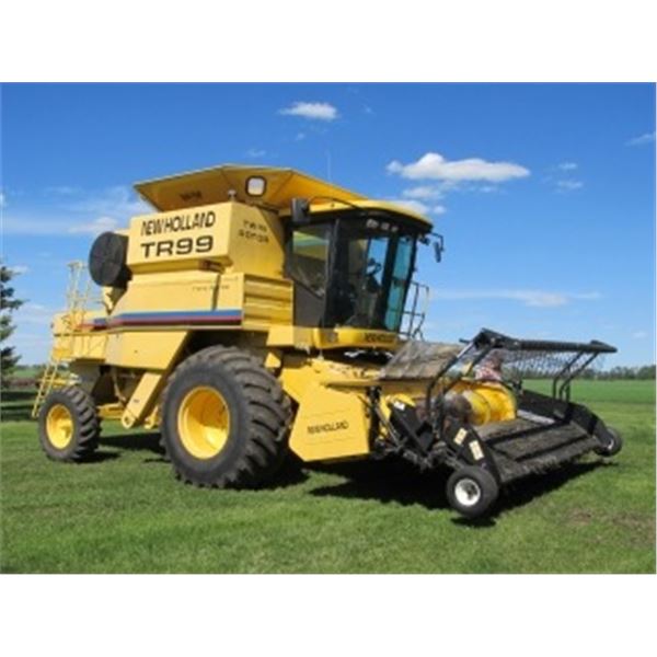 NEW HOLLAND TR 99 COMBINE
