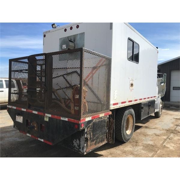 2000 FREIGHTLINER STEAMER WASHER TRUCK