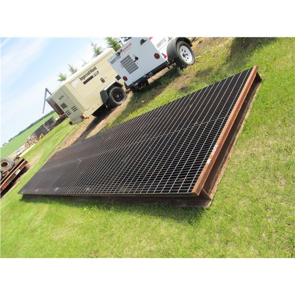 6' X 25' GRATED DECK PLATFORM