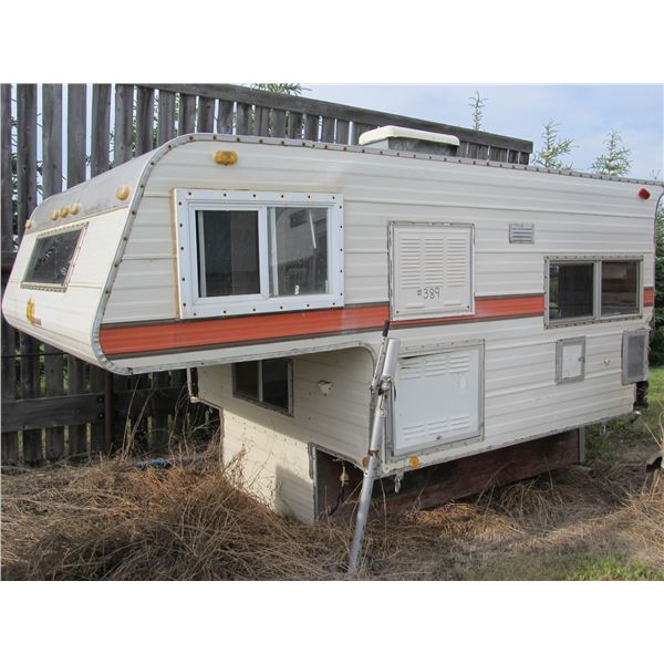 8' OKANAGAN CAMPER (POOR)