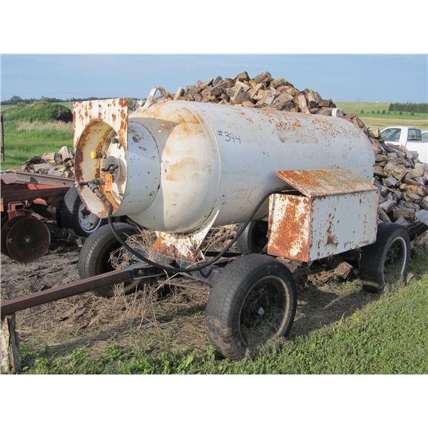 500 GALLON PROPANE TANK ON TRAILER (NO TAGS)