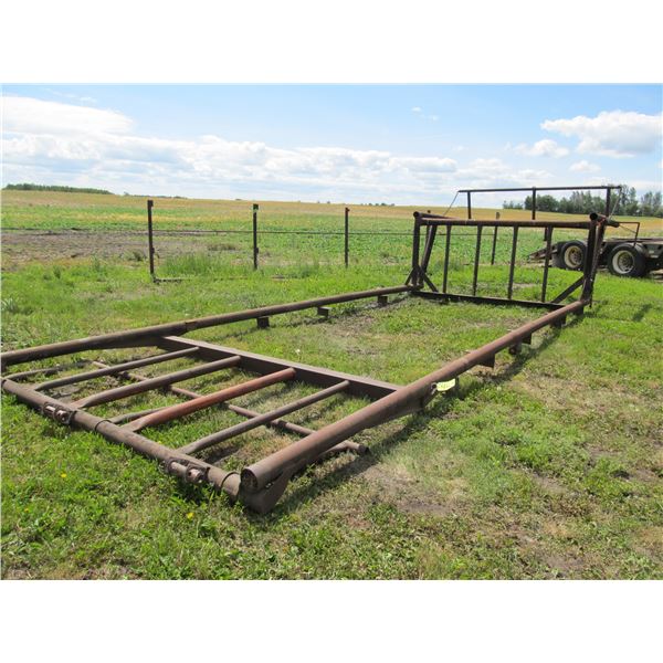 24' HAY BUNK C/W 8' GOOSENECK RACK, RACHET TIE DOWNS