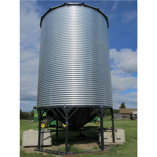 SUPERIOR 5 RING HOPPER BIN ON STEALTH DOUBLE SKID HOPPER