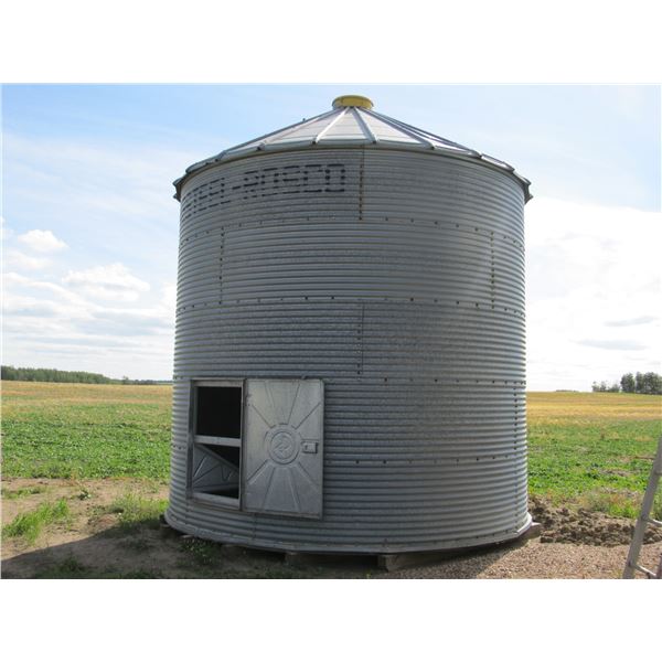 WESTEEL 5 RING BIN ON WOOD FLOOR