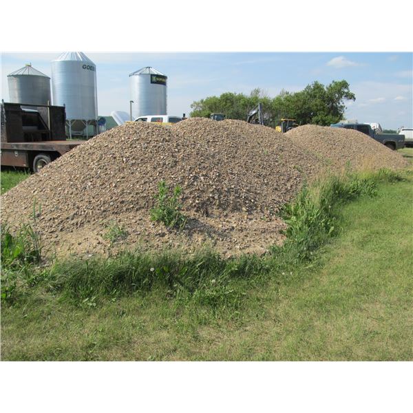 APPROX 75 TONNE OF 3/4" ROAD CRUSH (BUYER RESPONSIBLE FOR LOAD OUT)