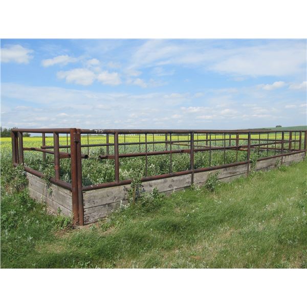 APPROX 28' ROUND BALE FEEDER