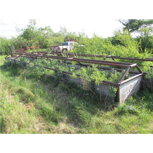 APPROX 28' SILAGE BUNK FEEDER