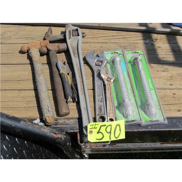 RIGID OFFSET PIPE WRENCH, 2 HAMMERS, 2 CRECENTS, 2 SPRING GATE CLOSERS