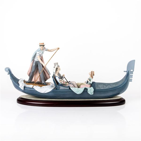 In The Gondola 1001350 - Lladro Porcelain Figurine