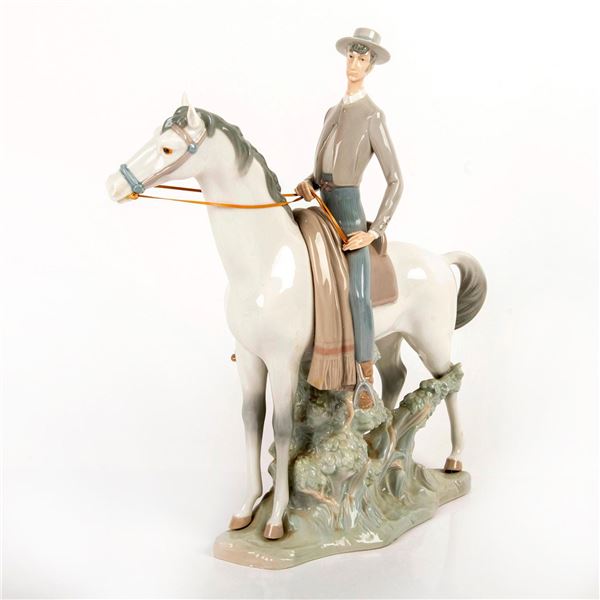 Campero 1001061 - Lladro Porcelain Figurine