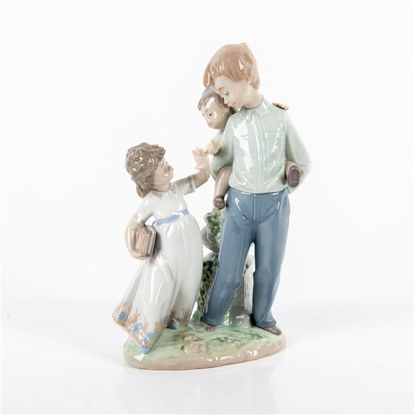 Back to School 1005702 - Lladro Porcelain Figurine