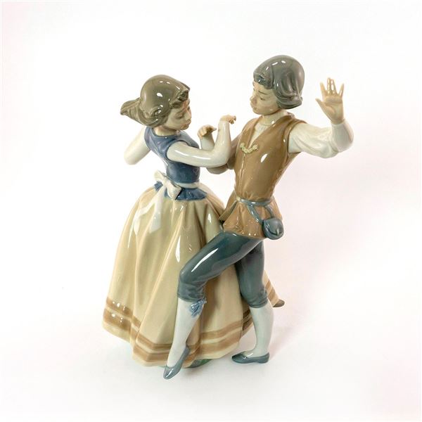 Dancing The Polka 1005252 - Lladro Porcelain Figurine