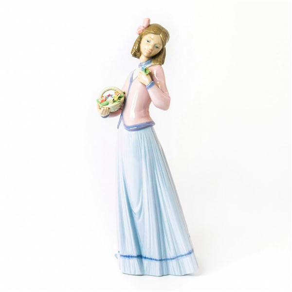 Innocence in Bloom 1007644 - Lladro Porcelain Figurine