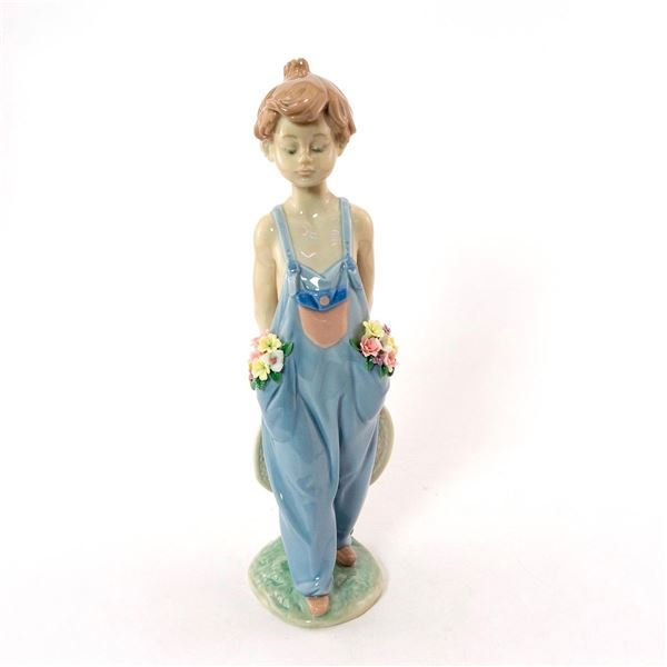 Pocket Full of Wishes 01007650 - Lladro Porcelain Figurine