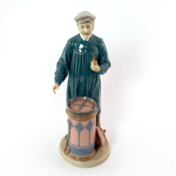 Predicting the Future 1005191 - Lladro Porcelain Figurine