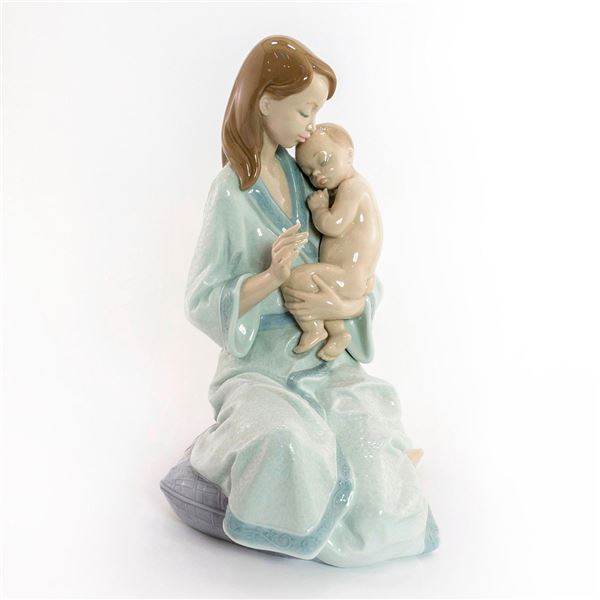Sleep My Love 1008030 - Lladro Porcelain Figurine