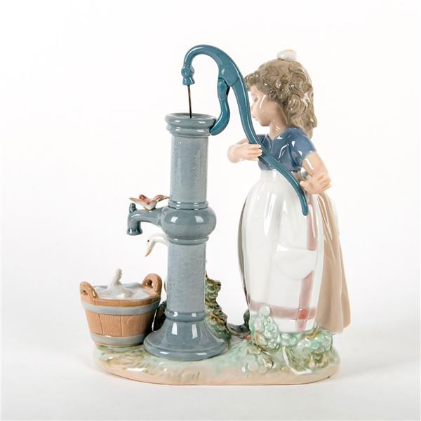 Summer On The Farm 1005285 - Lladro Porcelain Figure
