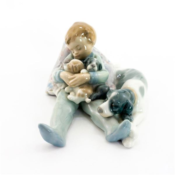 Sweet Dreams 1001535 - Lladro Porcelain Figurine