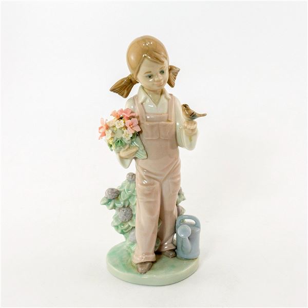 Spring 01005217 - Lladro Porcelain Figurine