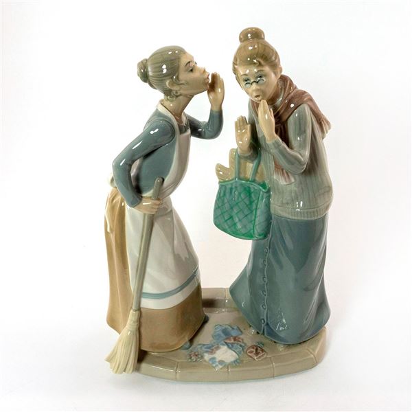 The Gossips 1004984 - Lladro Porcelain Figurine