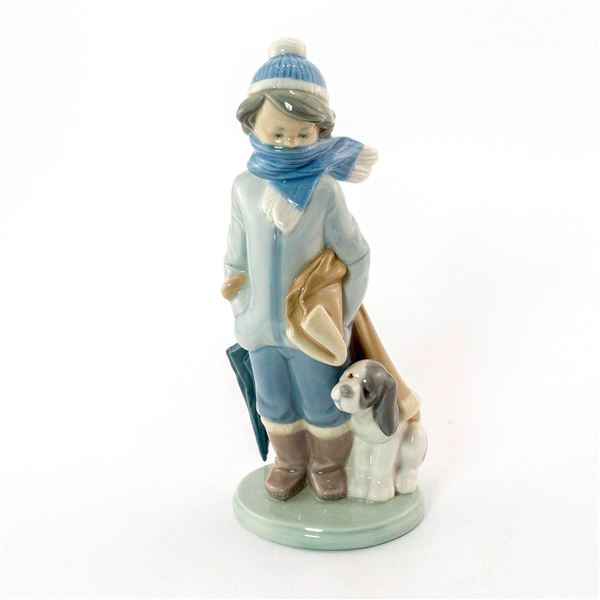 Winter 01005220 - Lladro Porcelain Figurine