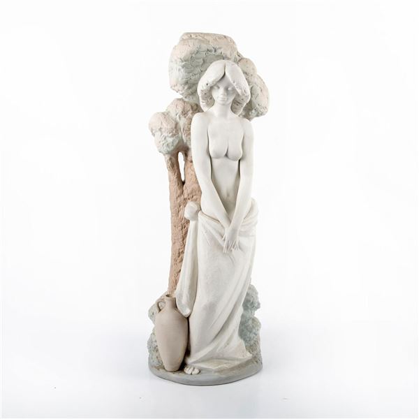 Youthful Beauty 01011461 LTD - Lladro Porcelain Figurine