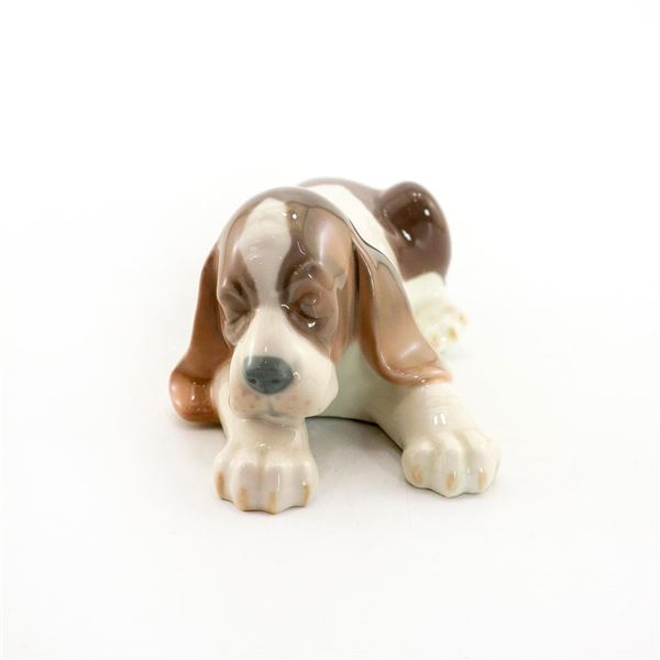 Beagle Puppy Lying 1001072 - Lladro Porcelain Figurine