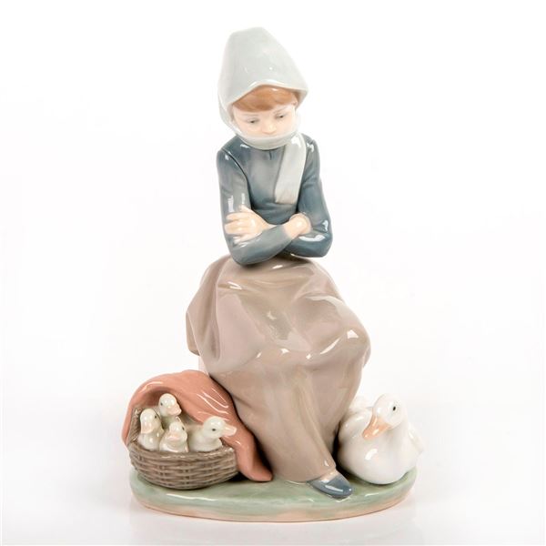 Girl with Ducks 1001267 - Lladro Porcelain Figurine