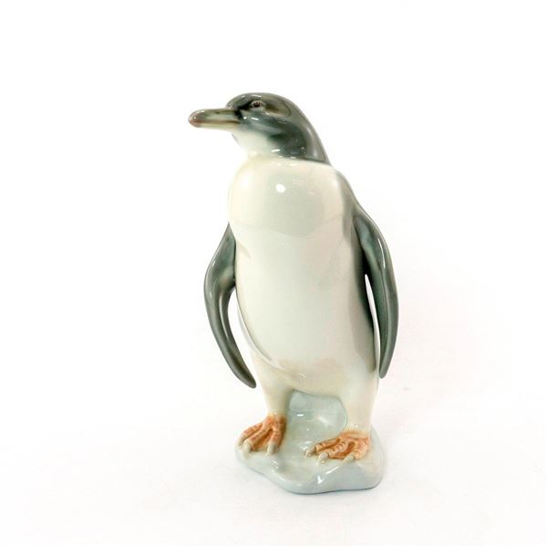 Penguin 1005249 - Lladro Porcelain Figurine