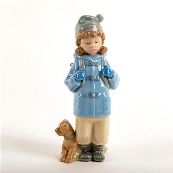Nao by Lladro Figurine, Travelling Girl 02001038