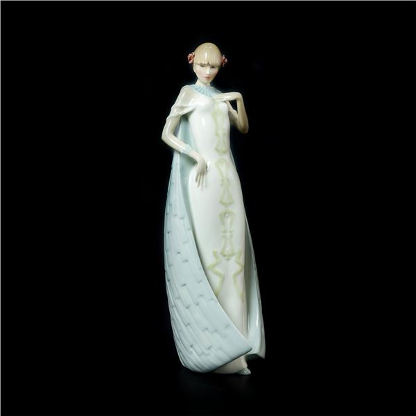 Reflections Debut HN 3046 - Royal Doulton Figurine