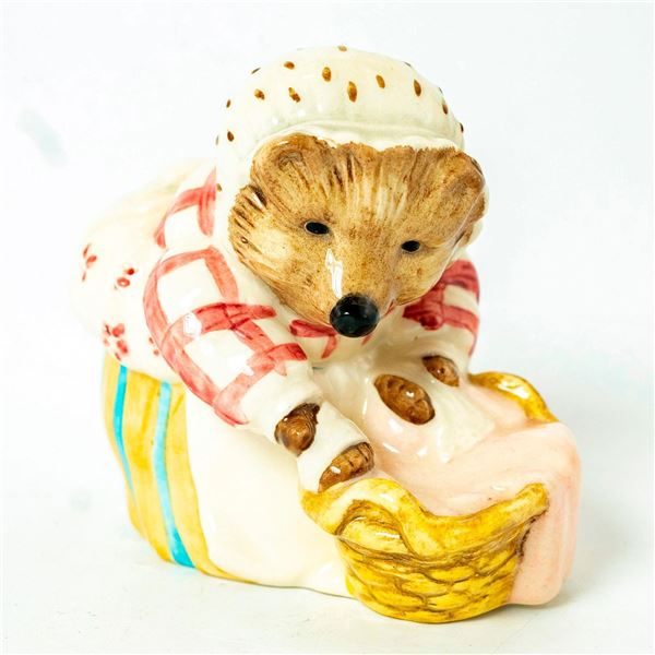 Mrs. Tiggy-Winkle Washing - New Beswick - Beatrix Potter Figurine