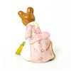 Image 2 : Hunca Munca Sweeping - Beswick Gold Script - Beatrix Potter Figurine