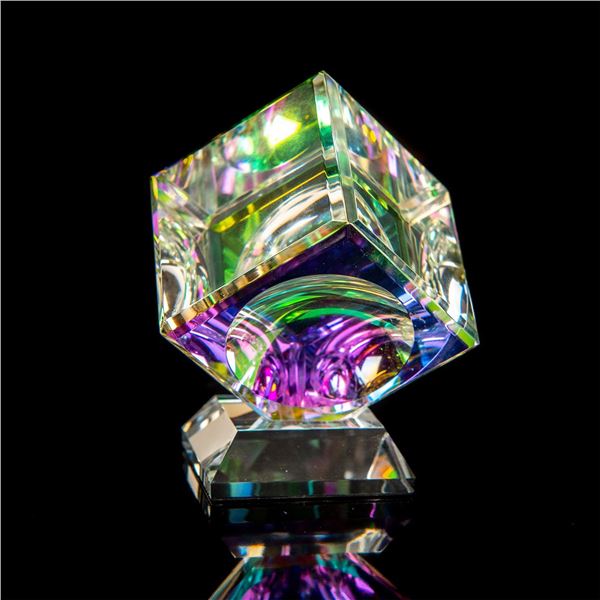 Lustig International Small Optical Crystal Cube On Base