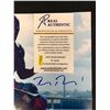 Image 2 : RYAN REYNOLDS SIGNED 8X10 PHOTO (RA COA)