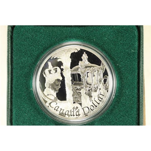 2002 CANADA "A REGAL CURTSEY FOR THE QUEEN"