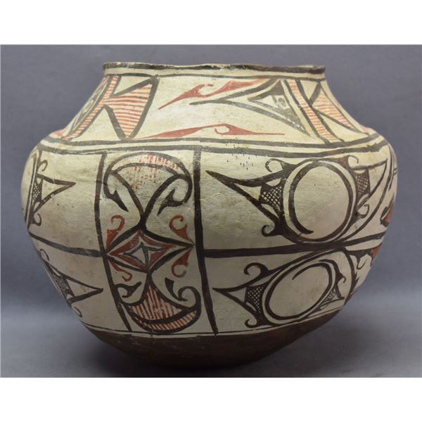 ZUNI INDIAN POTTERY JAR