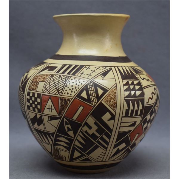 HOPI INDIAN POTTERY VASE (PEGGY AMI)