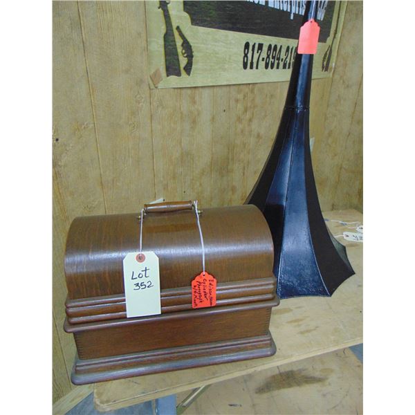 Phonograph