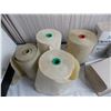 Image 2 : Crown SInglefold Paper Towels + 3.5 Rolls of PaperTowel