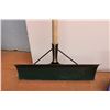 Image 2 : Snow Shovels (metal and plastic)
