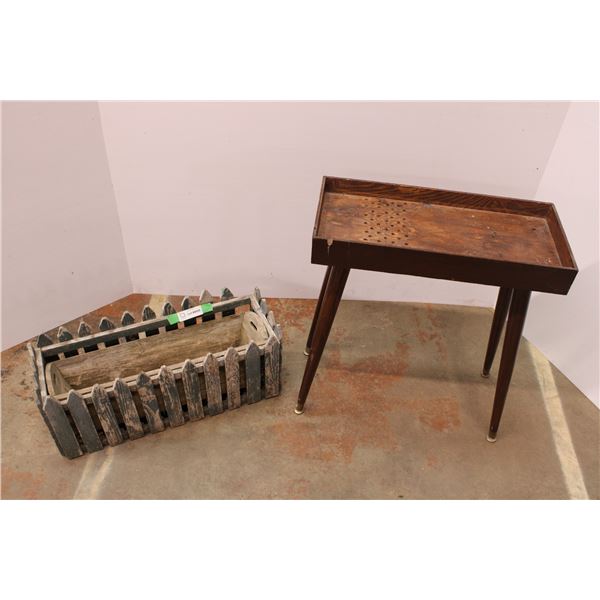 Plant Stand With Wooden Plant Box